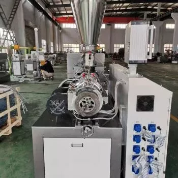 ଟ୍ୱିନ୍ ସ୍କ୍ରୁ ଏକ୍ସଟ୍ରୁଡର୍ |